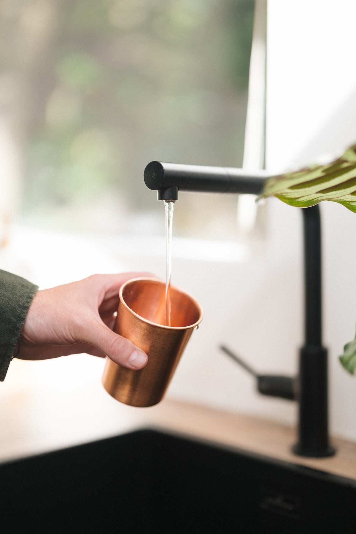 Vaso de cobre Kopero Liso, se llena bajo el grifo