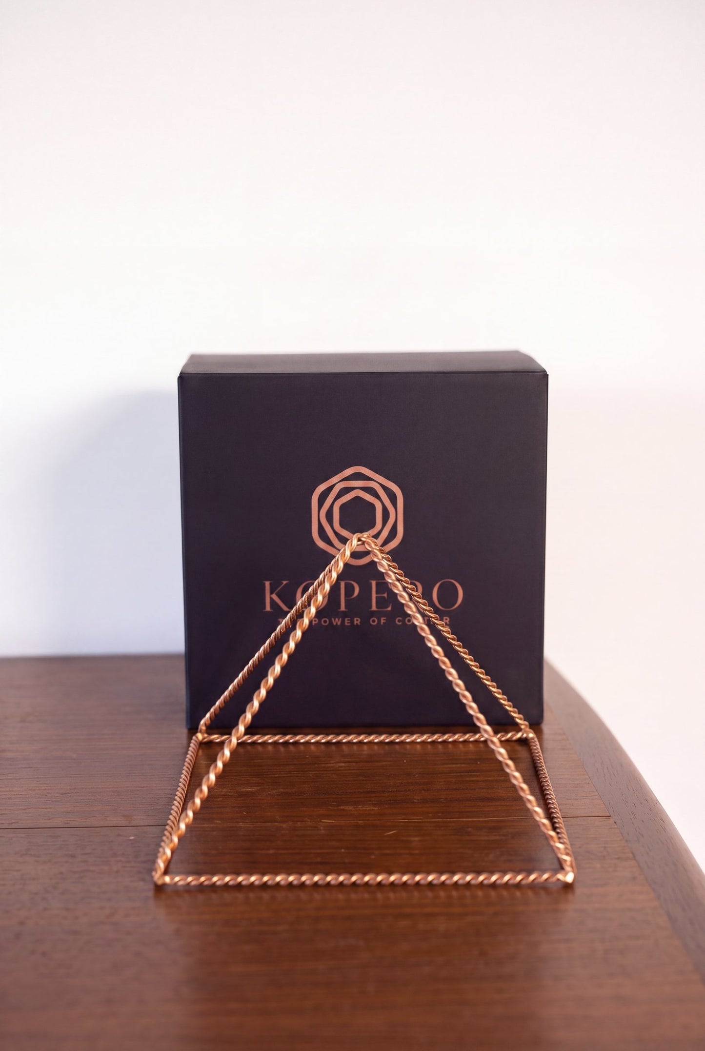 Kopero Koperen Piramide Energizer Gedraaid Groot (23,56 cm) voor de zwarte Kopero geschenkdoos